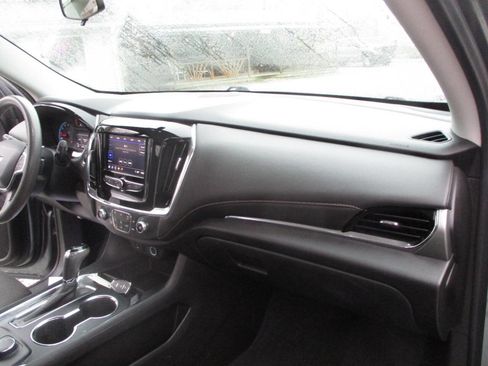 Used 2020 Chevrolet Traverse LS image 22