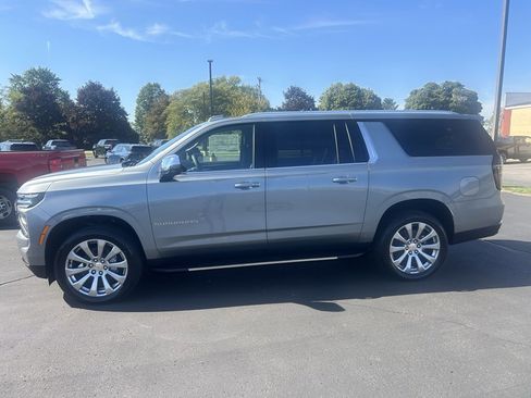 New 2026 Chevrolet Suburban Premier w/ Sun And Tow Package image 6