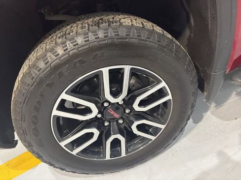 Used 2025 GMC Sierra 1500 AT4 w/ AT4 Premium Package image 39