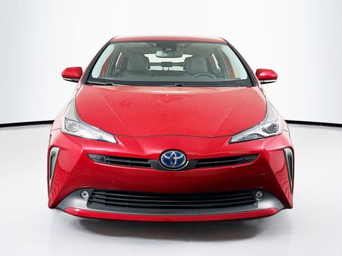 Used 2022 Toyota Prius XLE image 2
