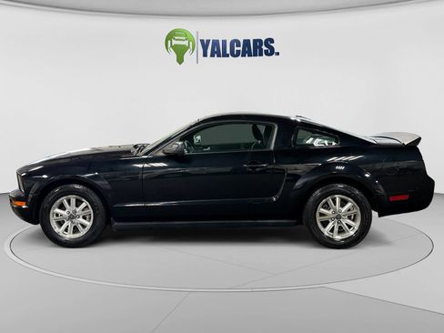 Used 2007 Ford Mustang Premium RWD image 2