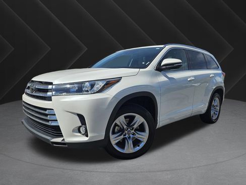 Used 2017 Toyota Highlander Limited image 1
