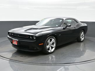 Used 2017 Dodge Challenger R/T video 2