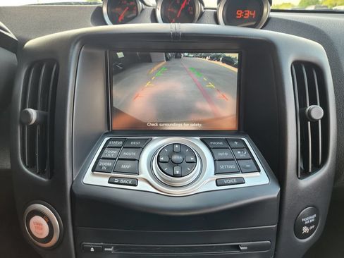 Used 2016 Nissan 370Z Touring RWD image 19