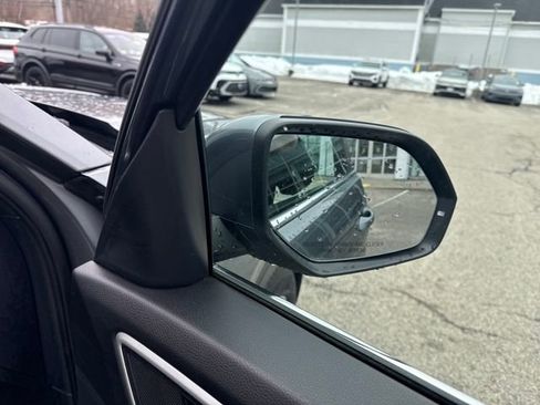 Certified 2021 Volkswagen Atlas Cross Sport SE image 34