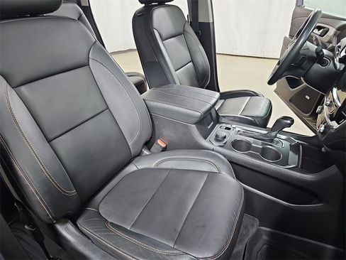 Certified 2020 Chevrolet Traverse LT w/ LT Premium Package image 14