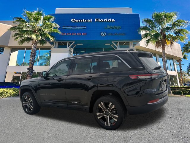 New 2027 Jeep Grand Cherokee Limited RWD image 7