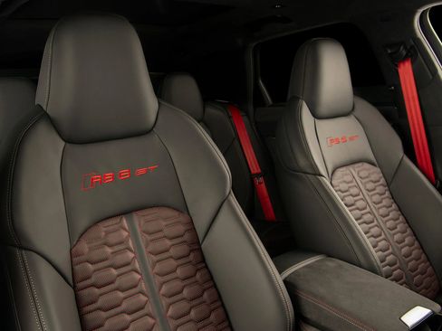 Used 2025 Audi RS 6 performance image 11