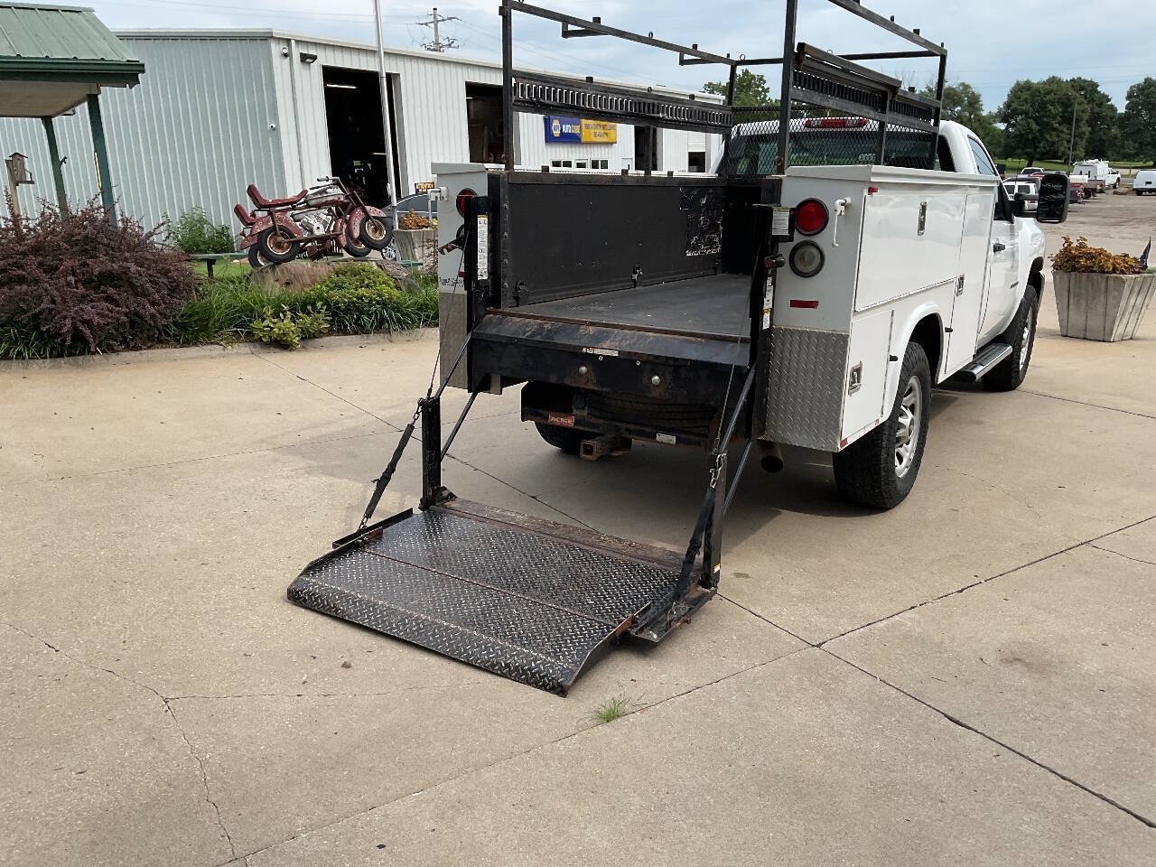 Used 2014 Chevrolet Silverado 3500 W/T AWD/4WD image 11