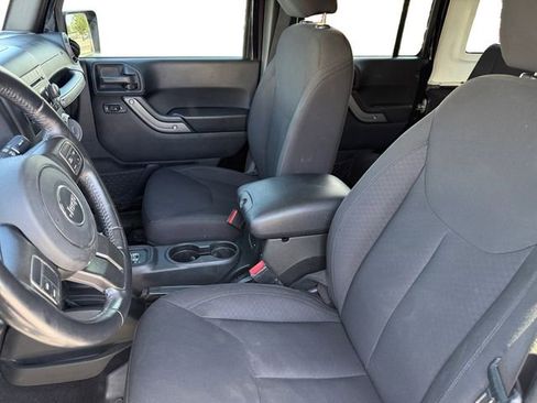 Used 2018 Jeep Wrangler Unlimited Sport S AWD/4WD image 9