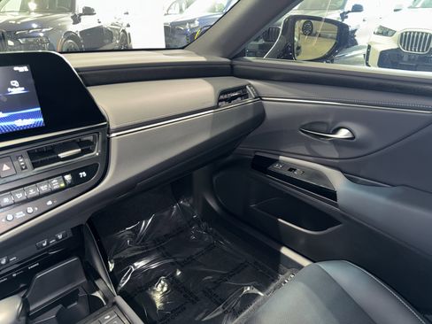 Used 2022 Lexus ES 350 w/ Premium Package image 29