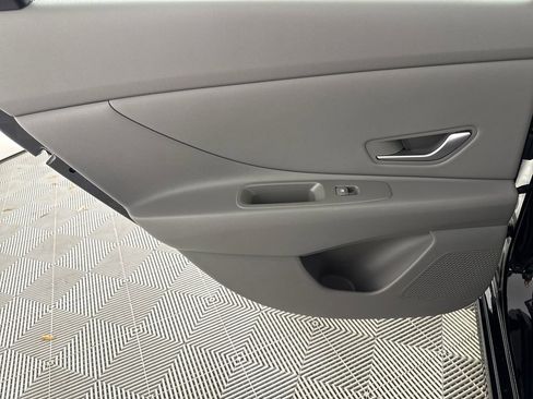 Used 2023 Hyundai Elantra SEL w/ Convenience Package image 14