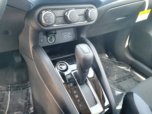 New 2025 Nissan Versa SV w/ Trunk Package FWD image 13