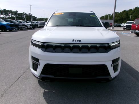 New 2026 Jeep Grand Wagoneer Limited AWD/4WD image 6