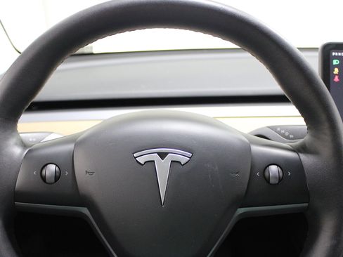 Used 2021 Tesla Model 3 Standard Range Plus RWD image 7