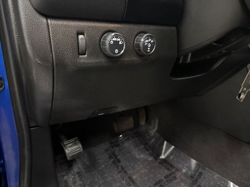 Used 2020 Chevrolet Colorado ZR2 image 13