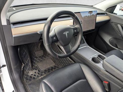 Used 2021 Tesla Model Y 2WD image 9