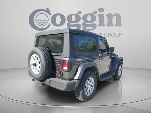 Used 2023 Jeep Wrangler Sport AWD/4WD image 3