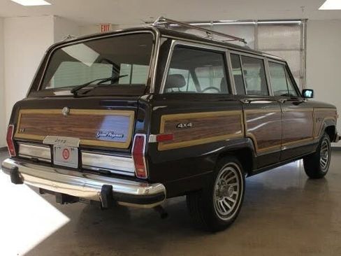 Used 1989 Jeep Grand Wagoneer image 5