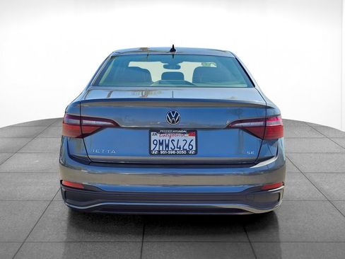Used 2024 Volkswagen Jetta SE FWD image 5