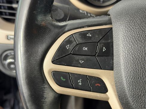Used 2018 Jeep Cherokee Limited w/ Technology Group AWD/4WD image 15
