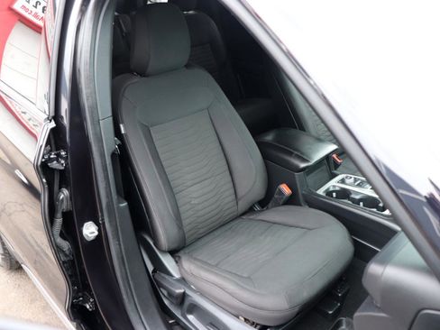 Used 2020 Ford Explorer XLT w/ Comfort Package image 16