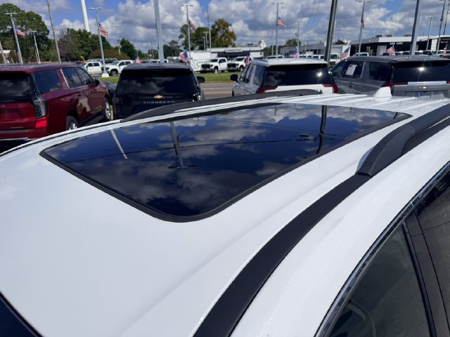 Used 2026 GMC Acadia Elevation w/ Elevation Premium Package FWD image 10