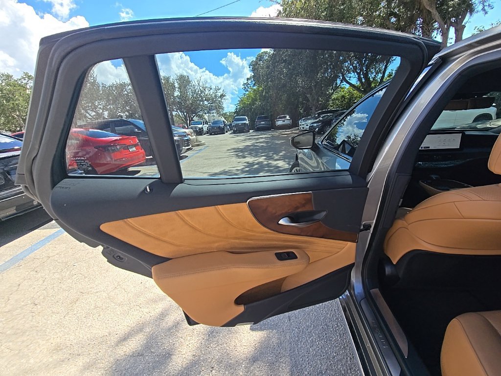 Certified 2024 Lexus LS 500 RWD image 27