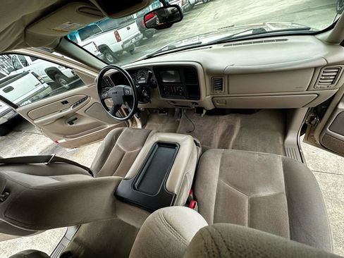 Used 2005 GMC Sierra 1500 SLE w/ Off-Road Package image 28