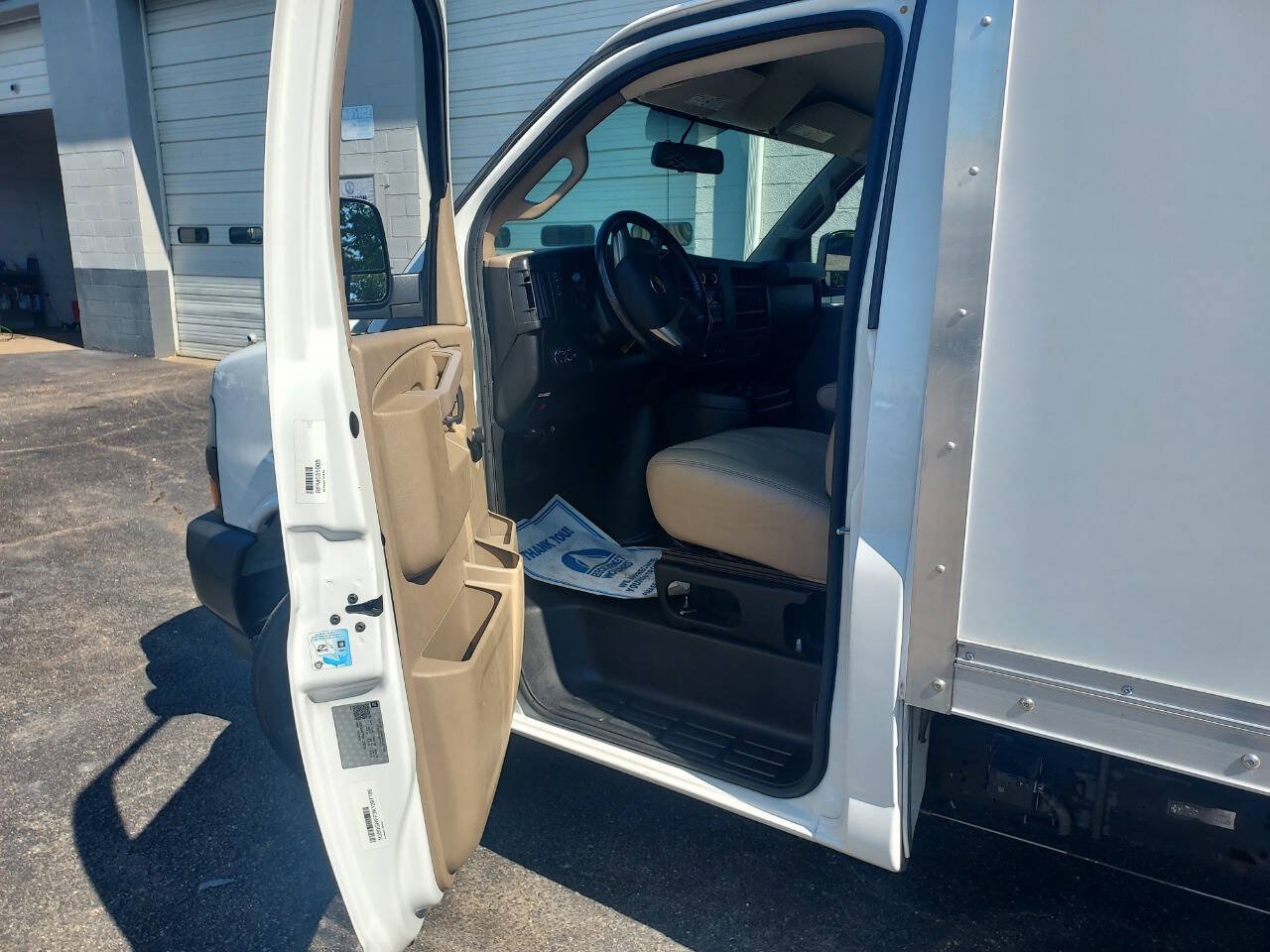 Used 2019 Chevrolet Express 3500 w/ Driver Convenience Package RWD image 7