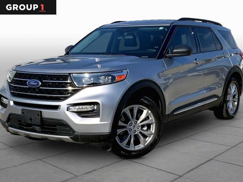 Used 2023 Ford Explorer XLT w/ Equipment Group 202A RWD image 1