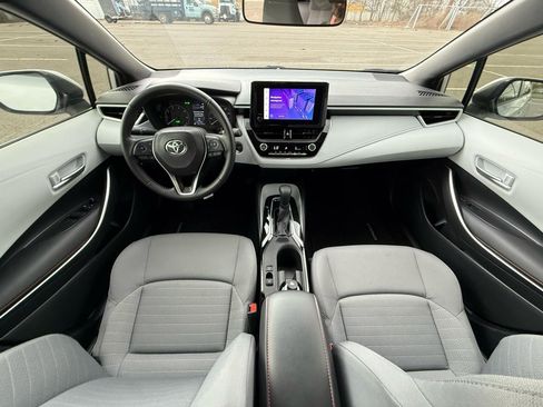 Used 2024 Toyota Corolla SE FWD image 8