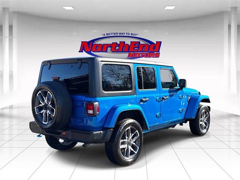 Used 2024 Jeep Wrangler Unlimited w/ Convenience Group image 7