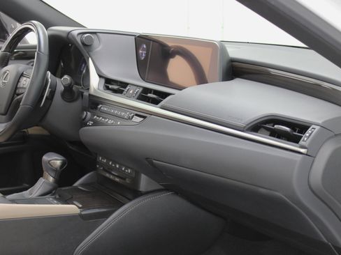 Used 2019 Lexus ES 300h Luxury image 46