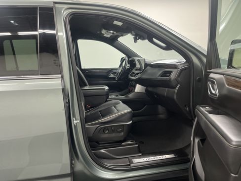Used 2023 Chevrolet Suburban Premier AWD/4WD image 26