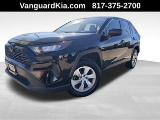 Used 2022 Toyota RAV4 LE video 1