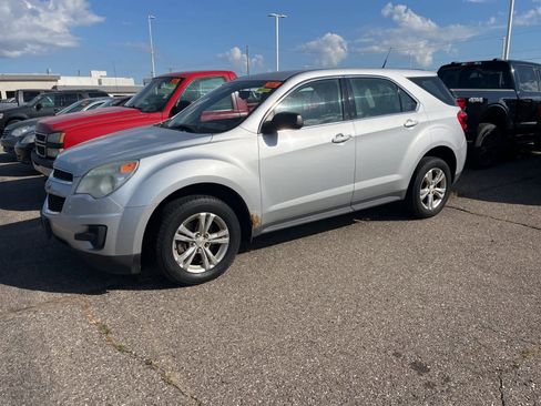 Used 2011 Chevrolet Equinox LS image 4