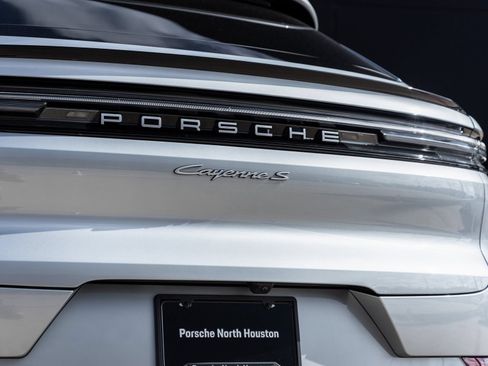 Certified 2025 Porsche Cayenne S AWD/4WD image 14