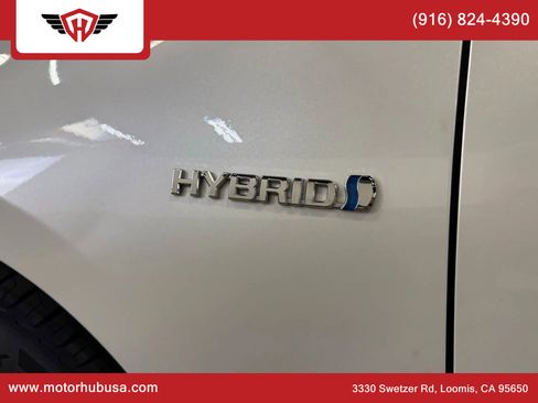 Used 2016 Toyota Prius Three image 17