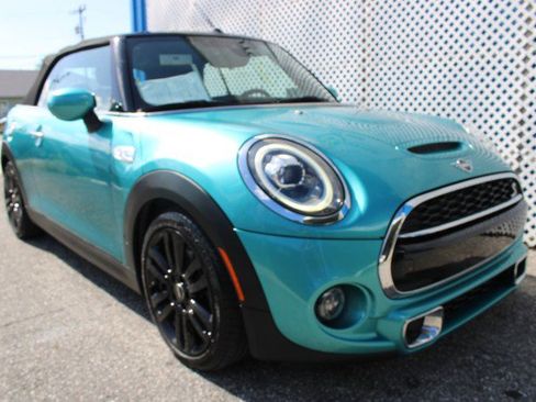 Used 2021 MINI Cooper S image 2