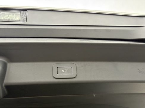 Used 2026 Land Rover Range Rover Sport Dynamic SE AWD/4WD image 13