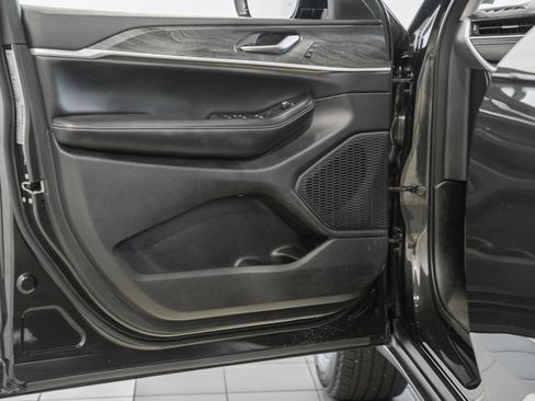 Certified 2023 Jeep Grand Cherokee L Limited AWD/4WD image 40