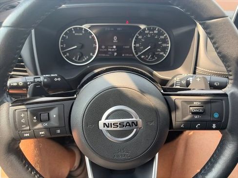 Used 2021 Nissan Rogue SL AWD/4WD image 22