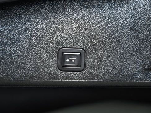 Used 2015 Cadillac SRX Premium image 11