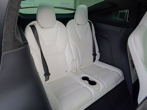 Used 2016 Tesla Model X 90D image 34