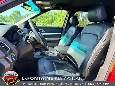 Used 2016 Ford Explorer XLT w/ Equipment Group 202A FWD image 9