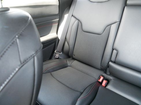 Used 2025 Jeep Compass Trailhawk AWD/4WD image 12