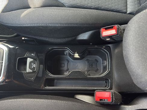 Used 2021 Jeep Renegade Latitude AWD/4WD image 31