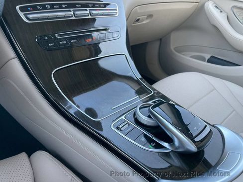 Used 2017 Mercedes-Benz GLC 300 w/ Premium 2 Package image 20