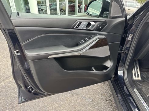Used 2024 BMW X5 xDrive40i w/ M Sport Package AWD/4WD image 17